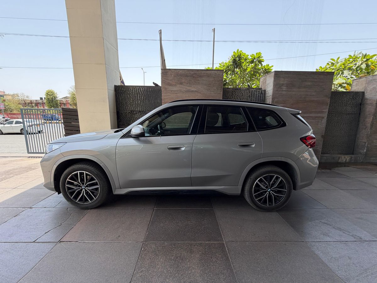 OTG CAB BMW X1 side